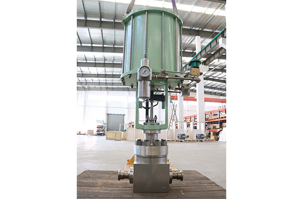 Компания Geko поставила компании Borealis регулирующие клапаны и шаровые краны весом 4500 фунтов